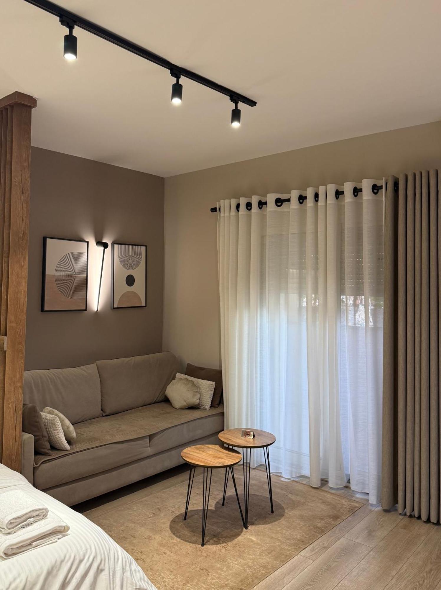 4seasonsgea , Deluxe , Centre ,